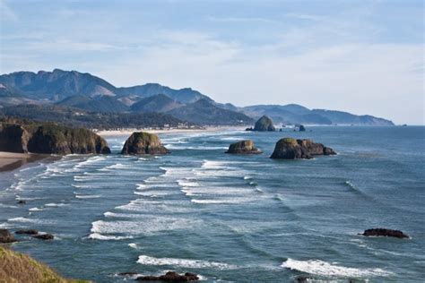 Add in the roomy, open kitchen and single-level layout, and Puffin Nest. . Craigslist cannon beach or